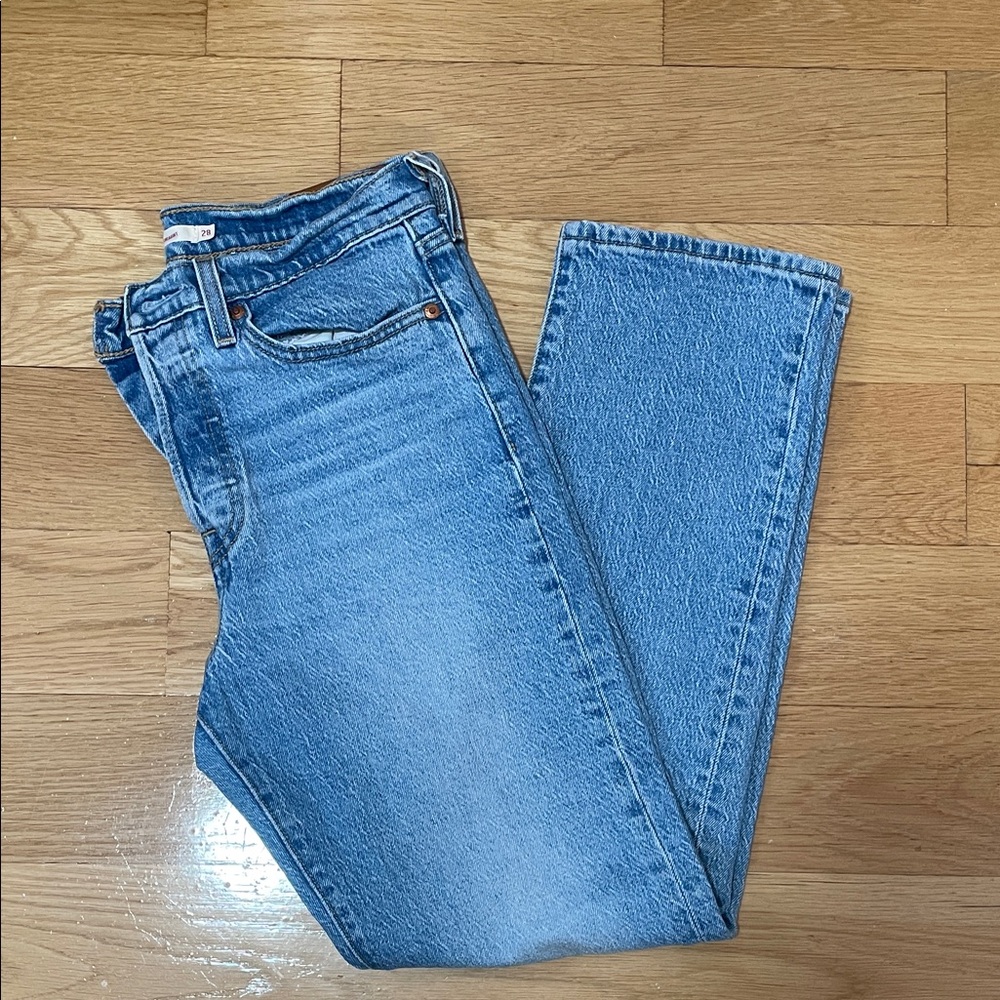 Levi’s Wedgie Straight Classic Light Blue Jeans Size 28